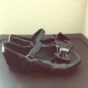 Girls black rhinestone bow dress shoes size 7 SALE